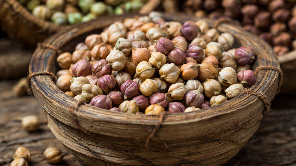 Grow Chickpeas at Home Easily: Step-by-Step Guide to Fresh, Nutritious Beans!